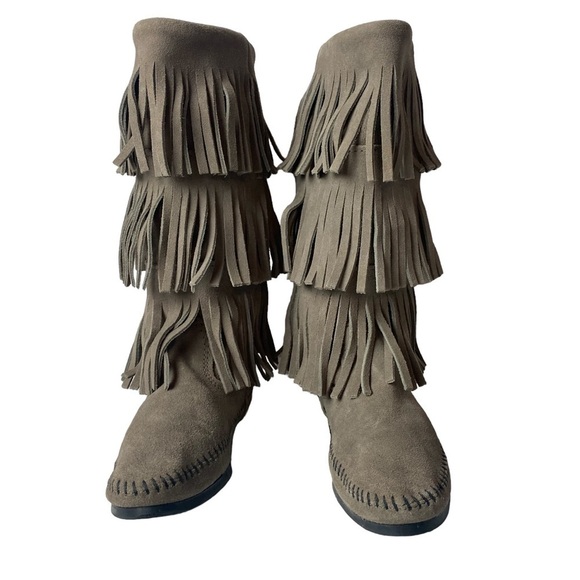 Minnetonka women’s three layers fringe mid-calf suede pull on boots size 6 - Picture 2 of 7